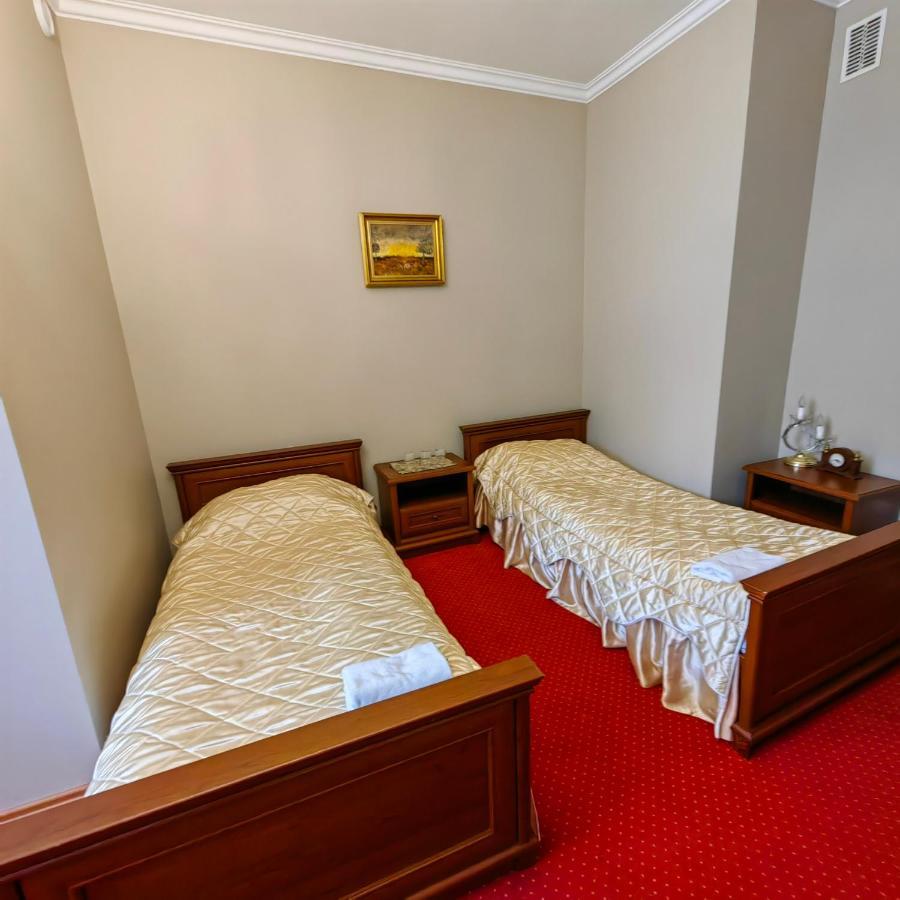 Dworek Wola Ociecka Esterno foto