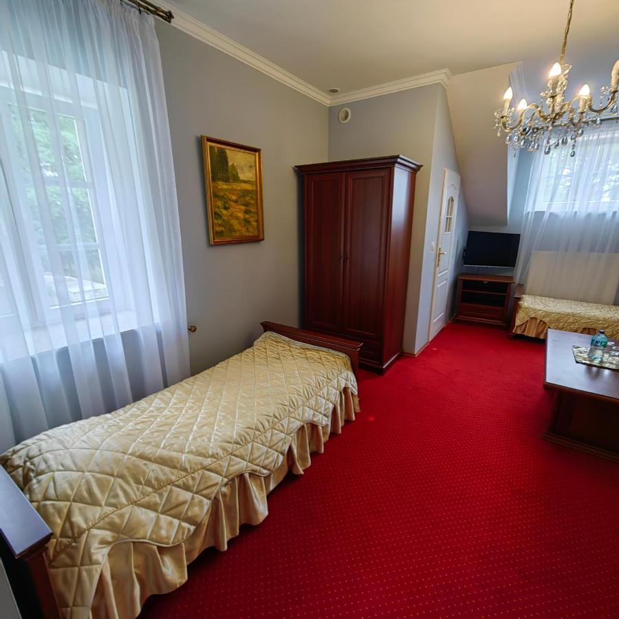 Dworek Wola Ociecka Esterno foto