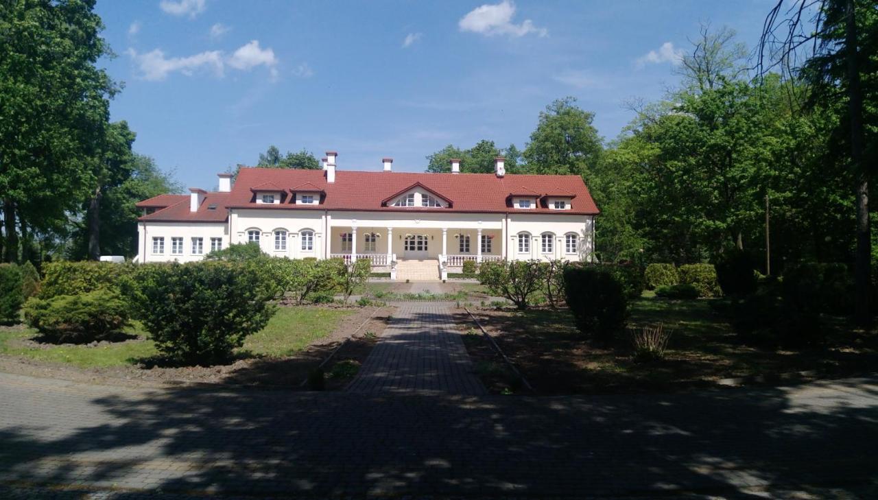Dworek Wola Ociecka Esterno foto